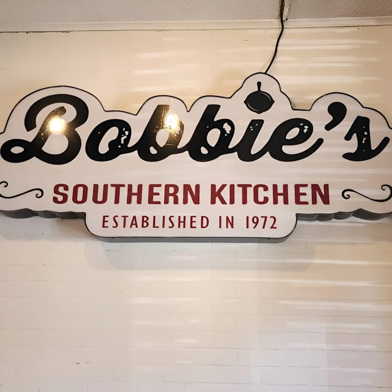 Bobbie’s Southern Kitchen — Embassy Oaks