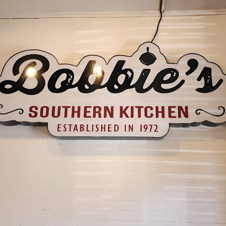 Bobbie’s Southern Kitchen — Goliad